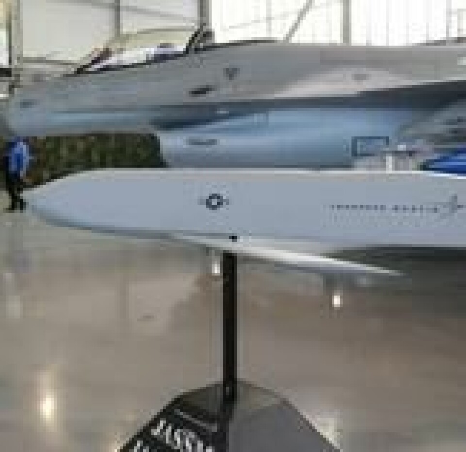 En modell av Lockheed Martins Joint Air-to-Surface Standoff Missile (JASSM). Foto: AP Photo/Alik Keplicz, NTB En modell av Lockheed Martins Joint Air-to-Surface Standoff Missile (JASSM). Foto: AP Photo/Alik Keplicz, NTB