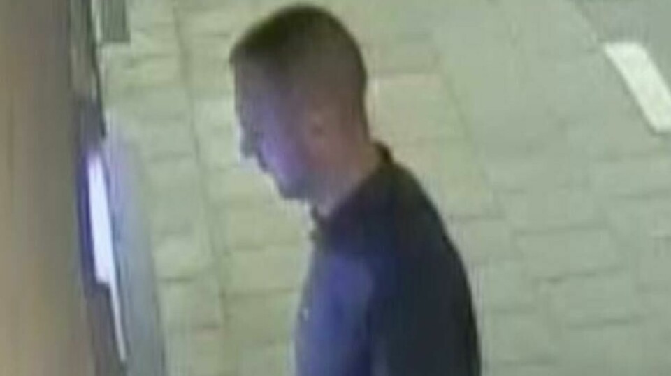 Den savnede 37-åringen ble sist sett natt til lørdag ved denne minibanken i Molde.