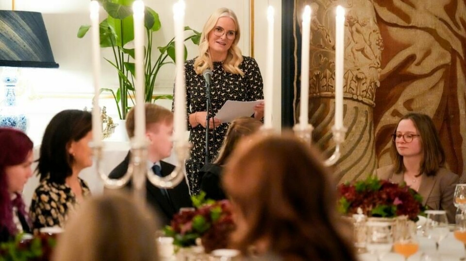 Kronprinsesse Mette-Marit har vært sykmeldt i to uker. Onsdag var hun tilbake på jobb da kronprinsparet arrangerte gjestebud på Skaugum med fokus på ung psykisk helse. Foto: Fredrik Varfjell / NTB / POOL