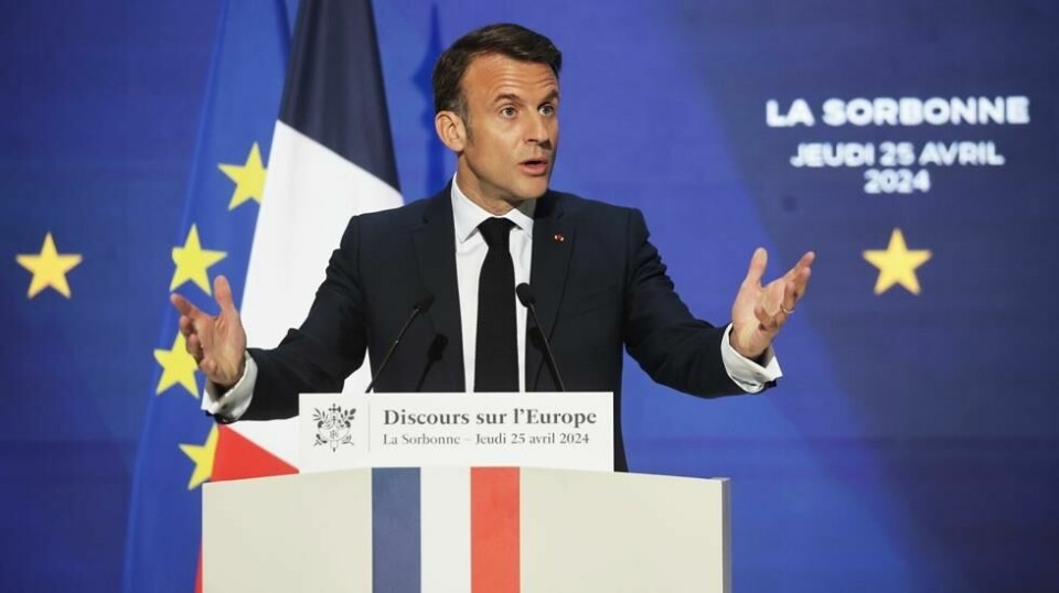 Frankrikes president Emmanuel Macron taler på Sorbonne-universitetet i Paris om sine visjoner for Europas framtid. Foto: Christophe Petit Tesson / Pool via AP / NTB