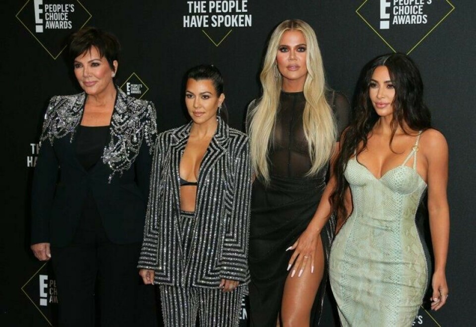 Khloé Kardashian hevder at sexlivet hennes er dødt. Her avbildet med moren, Kris Jenner (t.v.), og søstrene Kourtney og Kim Kardashian i 2019. Khloé Kardashian hevder at sexlivet hennes er dødt. Her avbildet med moren, Kris Jenner (t.v.), og søstrene Kourtney og Kim Kardashian i 2019. Foto: Jean-Baptiste Lacroix / AFP / NTB