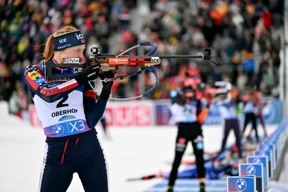 Maren Hjelmeset Kirkeeide viste fram rå stående skyting i Oberhof.