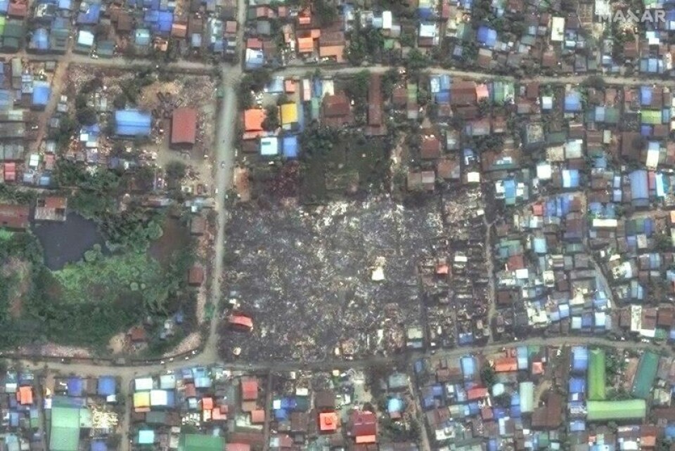 Satellittfoto viser ødeleggelsene i byen Mandalay i Myanmar. Bildet er tatt lørdag.