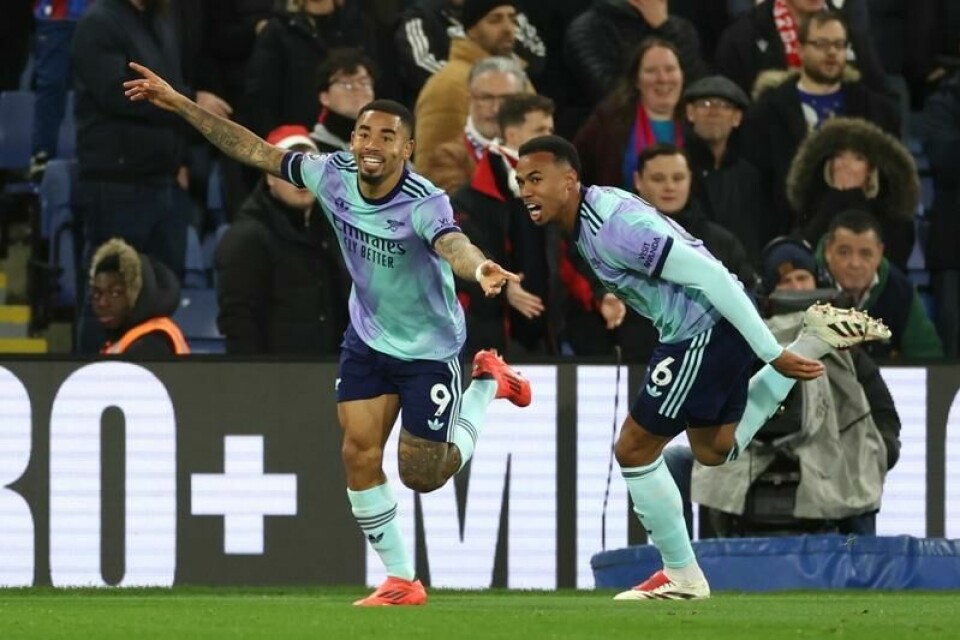Gabriel Jesus (t.v.) sendte Arsenal i ledelsen.