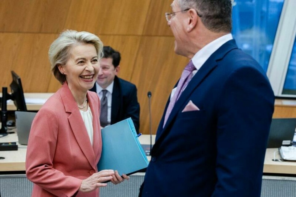 Både EU-kommisjonens president Ursula von der Leyen, og handelskommissær Maros Sefcovic har reist til USA for å snakke om handel og straffetoll med den amerikanske regjeringen.