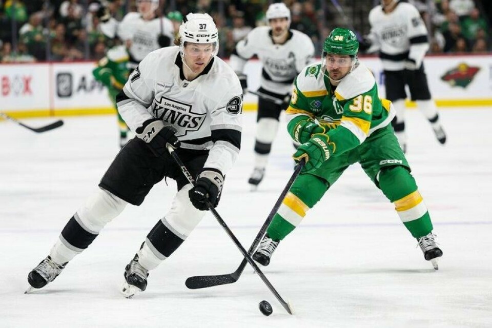 Mats Zuccarello (t.h.) i aksjon for Minnesota Wild mot Los Angeles Kings.
