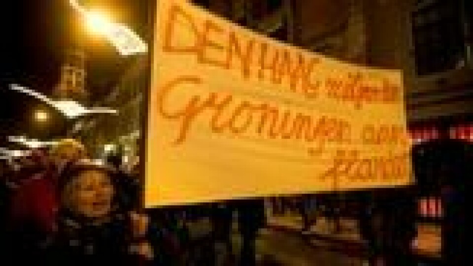 GRONINGEN I FILLER: – Milliarder til Haag, Groningen ristes i filler, mener disse demonstrantene i Groningen 19. januar 2018. GRONINGEN I FILLER: – Milliarder til Haag, Groningen ristes i filler, mener disse demonstrantene i Groningen 19. januar 2018. Foto: Peter Dejong / AP/NTB scanpix
