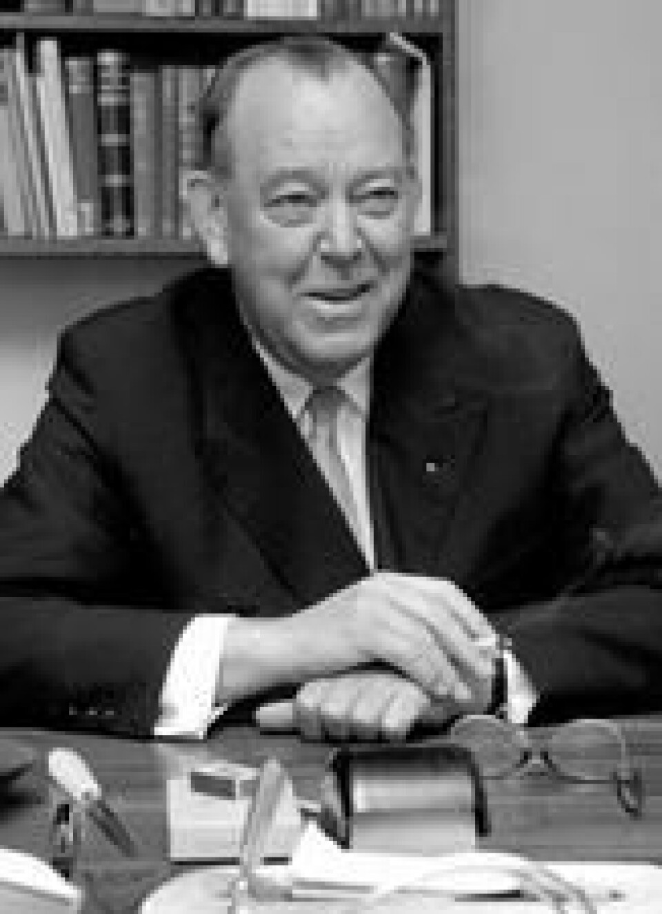 TRYGVE LIE: Mannen som ble FNs første generalsekretær (1946-1953) og ifølge Terje Tvedt slapp amerikansk etterretning inn der, ble første led for Norsk Utviklingshjelp.Her fotografert på sitt kontor i forbindelse med en repotasje i bladet Aktuell. TRYGVE LIE: Mannen som ble FNs første generalsekretær (1946-1953) og ifølge Terje Tvedt slapp amerikansk etterretning inn der, ble første led for Norsk Utviklingshjelp.Her fotografert på sitt kontor i forbindelse med en repotasje i bladet Aktuell. Foto: Ivar Aaserud / NTB scanpix