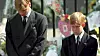 Her står prins Harry (t.h.) sammen med storebror William etter prinsesse Dianas begravelse 06. september 1997. Foto: Adam Butler / AFP/NTB
