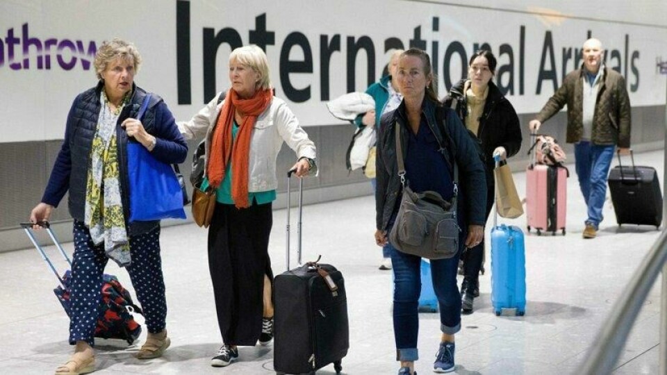Det brenner ved Heathrow Airport i London. Hundretusenvis av passasjerer rammes.