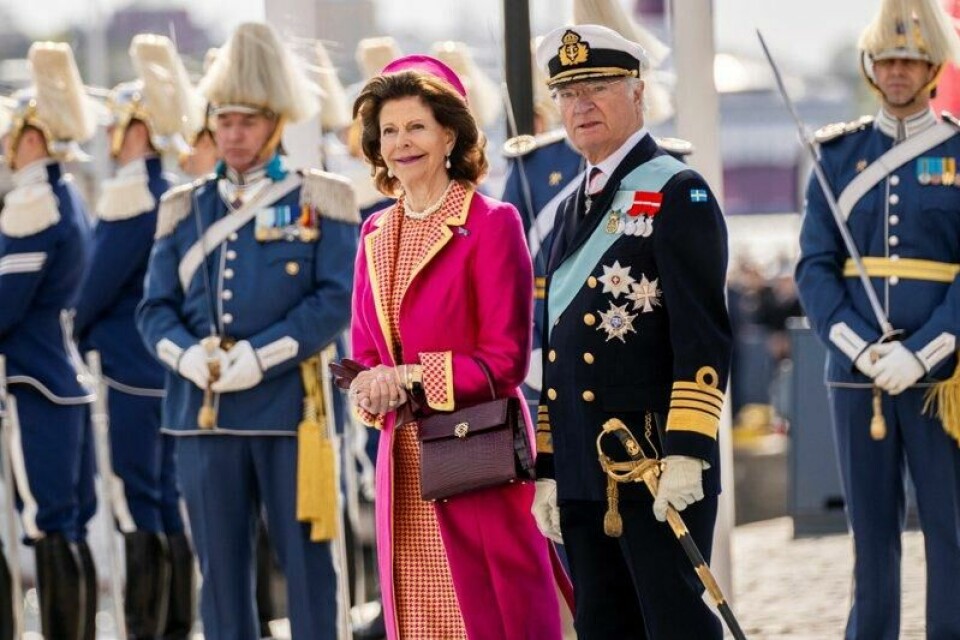 Kong Carl Gustaf har angivelig bestemt seg for å abdisere på en bestemt dato, ifølge svensk kongehusekspert. Her avbildet med kona, dronning Silvia, i 2024. Kong Carl Gustaf har angivelig bestemt seg for å abdisere på en bestemt dato, ifølge svensk kongehusekspert. Her avbildet med kona, dronning Silvia, i 2024. Foto: Ida Marie Odgaard / Reuters / Ritzau / Scanpix / NTB