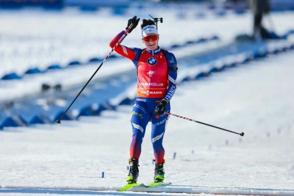 Lou Jeanmonnot fra Frankrike vant jaktstarten i Holmenkollen lørdag.