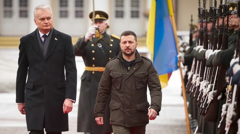 Velkomstseremoni for Volodymyr Zelenskyj med Litauens president Gitanas Nauseda. Foto: Ukrainas presidentkontor / AP / NTB