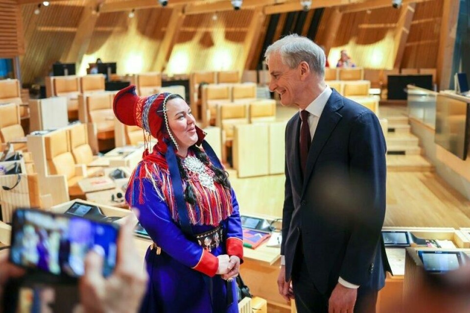Statsminister Jonas Gahr Støre (Ap) sammen med sametingspresident Silje Karine Muotka (NSR) under et besøk til Sametinget i 2023. Statsminister Jonas Gahr Støre (Ap) sammen med sametingspresident Silje Karine Muotka (NSR) under et besøk til Sametinget i 2023. Foto: Jan Langhaug / NTB
