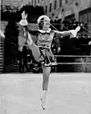 Sonja Henie i New Yorks Rockefeller Centers skøytebane i 1937. Foto: AP