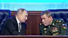 Russlands president Vladimir Putin og sjef for generalstaben i Russlands forsvar, Valerij Gerasimov, under et årlig forsvarsmøte i Moskva. Foto: Sergei Guneyev / AFP / NTB
