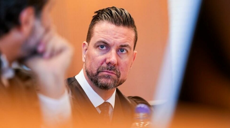Marius Borg Høibys advokat, Øyvind Bratlien, retter skytset tilbake mot medienes dekning av straffesaken mot kronprinsessens sønn. Han mener dekningen beviser behovet Borg Høiby hadde behov for å reise utenlands.