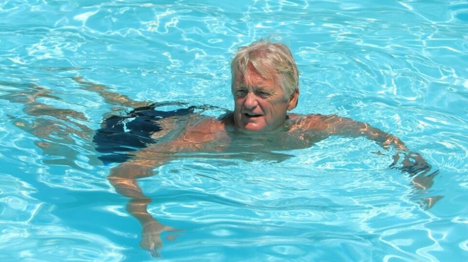 I et vanlig svømmebasseng hos personer med normalt immunforsvar, er det sjeldent man blir syk. Men hvis det er feil med driften kan det gi problemer, ifølge Folkehelseinstituttet. Foto: Colourbox.com