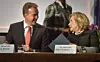 Utenriksminister Børge Brende sammen med Hillary Clinton under et møte i New York i november 2014. Foto: Bebeto Matthews / AP