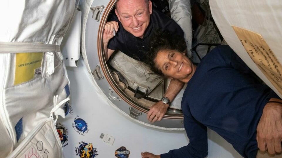 Problemer med romkapselen Starliner gjør at Butch Wilmore (til venstre) og Suni Williams har tilbrakt over en måned på Den internasjonale romstasjonen, mens de etter planen bare skulle vært der en ukes tid. Arkivfoto: NASA / AP / NTB