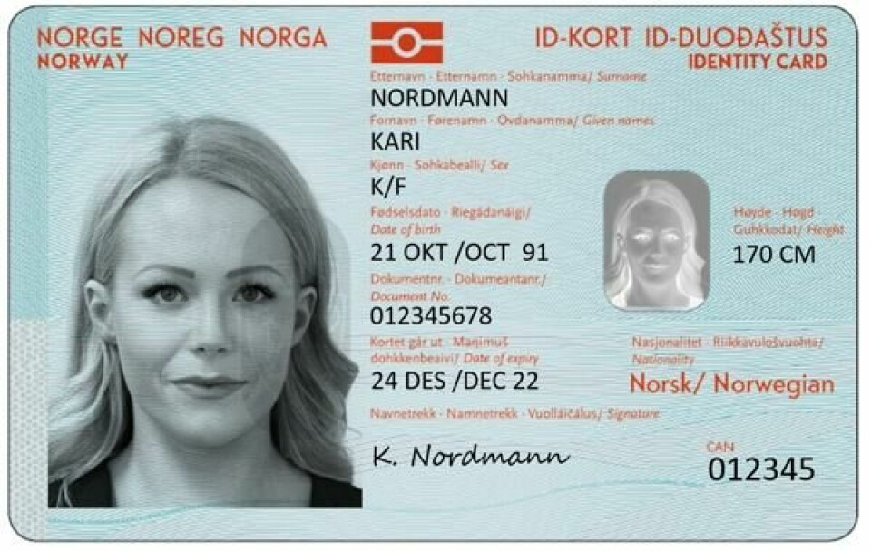 Slik ser ID-kortene ut. Det er bare norske statsborgere som kan søke om dette føreløpig, og det er frivillig å ha et nasjonalt ID-kort, ifølgeUDI. Hittil har kun 1/2 million nordmenn lastet det ned via BankID-appen. Foto: Politiet / NTB scanpix