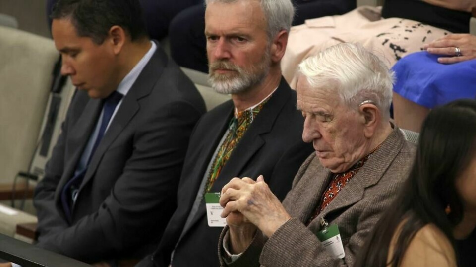 Den 98 år gamle krigsveteranen Jaroslav Hunka (høyre) venter på den ukrainske president Volodymyr Zelenskyj i det canadiske parlamentet i september. Han ble framstilt som krigshelt av parlamentslederen.