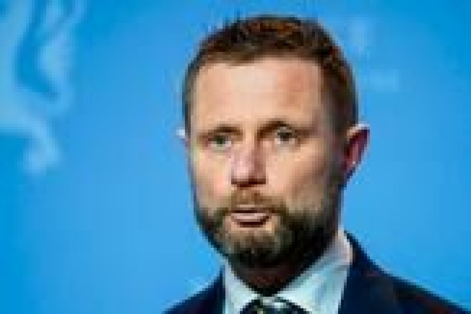 Helse- og omsorgsminister Bent Høie (H) under søndagens pressekonferanse om nye tiltak i Oslo-regionen i forbindelse med utbruddet av den britiske muterte varianten av coronaviruset i Nordre Follo. Foto: Terje Pedersen / NTB Helse- og omsorgsminister Bent Høie (H) under søndagens pressekonferanse om nye tiltak i Oslo-regionen i forbindelse med utbruddet av den britiske muterte varianten av coronaviruset i Nordre Follo. Foto: Terje Pedersen / NTB
