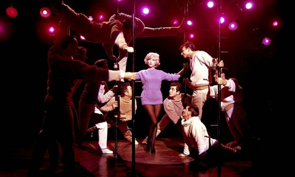 Marilyn Monroe i en scene fra «Let's Make Love» (1960), som i Norge fikk tittelen «Hurra for kjærligheten». Foto: DoctorMacro Marilyn Monroe i en scene fra «Let's Make Love» (1960), som i Norge fikk tittelen «Hurra for kjærligheten». Foto: DoctorMacro