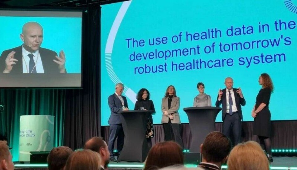 – Jeg tror vi tenker for smått, sier Bjørn Atle Bjørnbeth om bruken av kunstig intelligens og helsedata på Livsvitenskapskonferansen. – Jeg tror vi tenker for smått, sier Bjørn Atle Bjørnbeth om bruken av kunstig intelligens og helsedata på Livsvitenskapskonferansen. Foto: Eldrid Borgan / Forksning.no