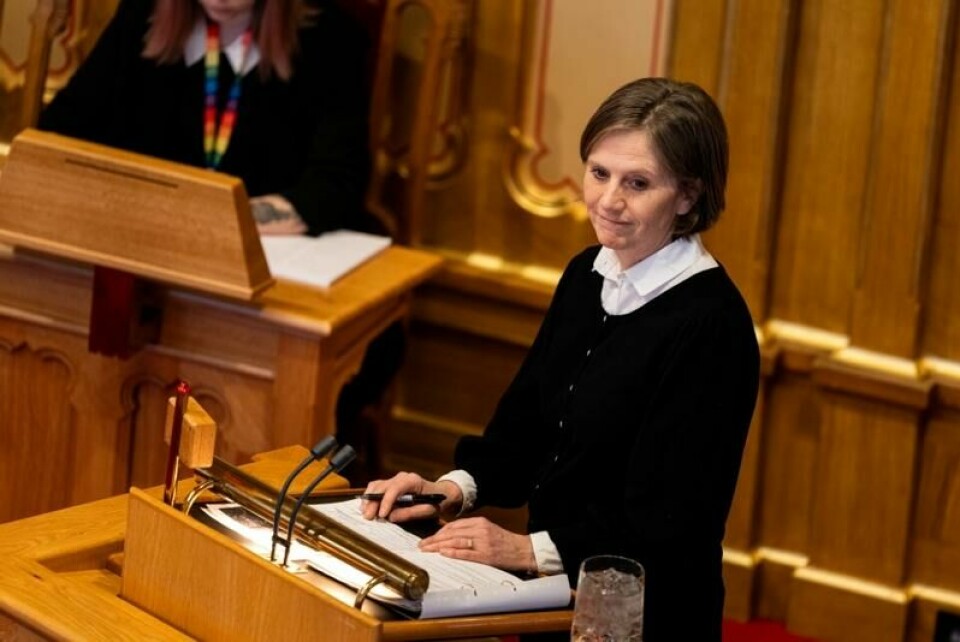 Høyre kaller inn barne- og familieminister Kjersti Toppe (Sp) til interpellasjonsdebatt om overgrep begått mot barn på barnevernsinstitusjon de siste årene.
