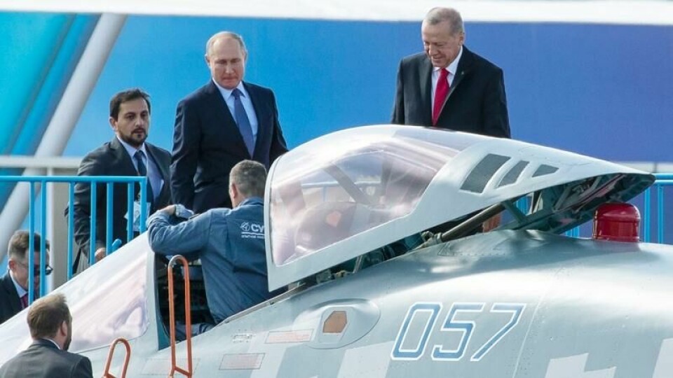 Russlands president Vladimir Putin og hans tyrkiske kollega Recep Tayyip Erdogan da de sjekket ut et Su-57 i august 2019. Russlands president Vladimir Putin og hans tyrkiske kollega Recep Tayyip Erdogan da de sjekket ut et Su-57 i august 2019. Foto: Pavel Golovkin / AP / NTB