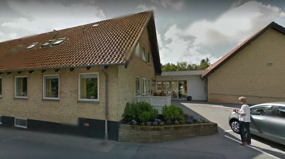 Skovgården eldresenter i Hjørring i Danmark har arvet store summer fra en kvinne som hadde jobbet som frivillig ved eldresenteret. Foto: Google Maps Street View