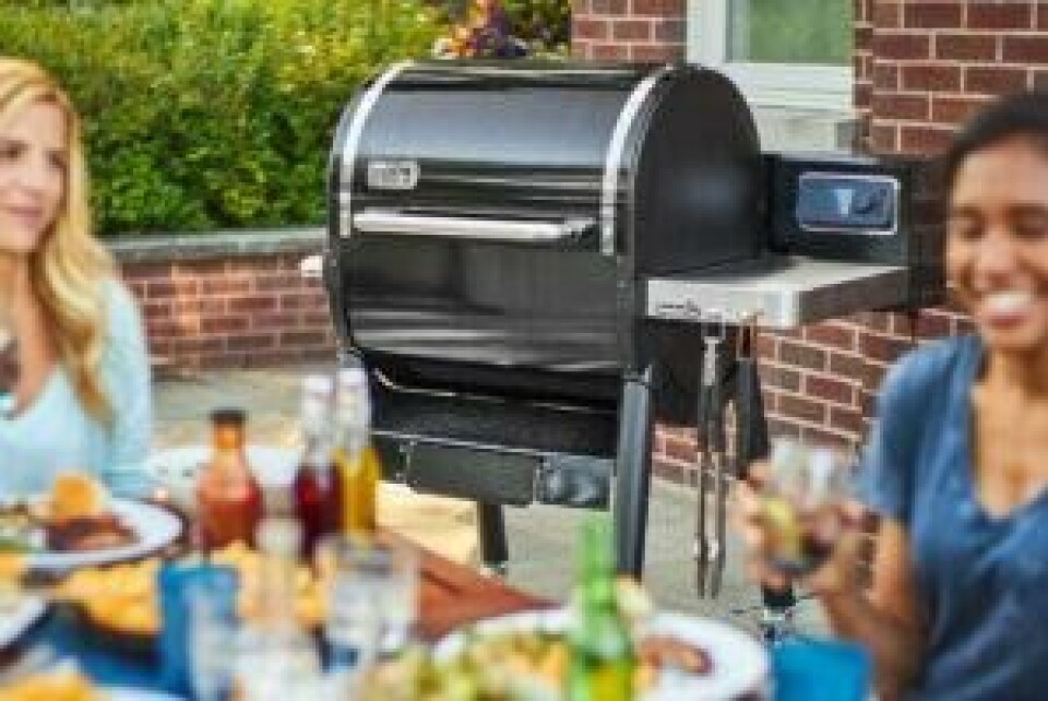Pelletsgrill: Disse grillene er nye for de fleste, men kan være gull verdt i kyndige hender. Pelletsgrill best i test 2023. Bilde av en Weber pelletsgrill.