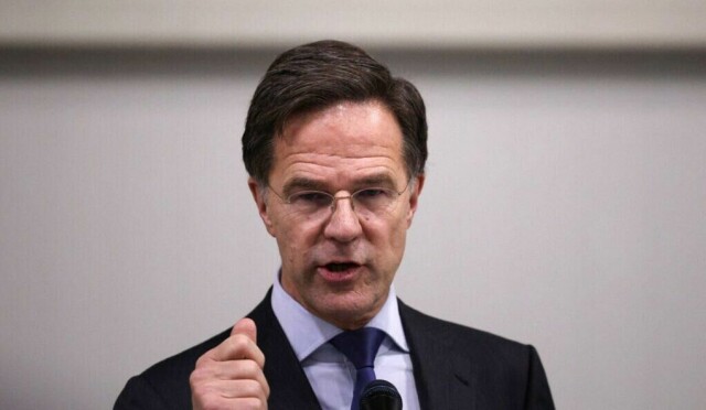 NATOs generalsekretær Mark Rutte snakker til media under sitt besøk til den multinasjonale stridsgruppen på Novo Selo treningsfelt i Bulgaria, 19. desember 2024. REUTERS/Spasiyana Sergieva (Foto: REUTERS/Spasiyana Sergieva)