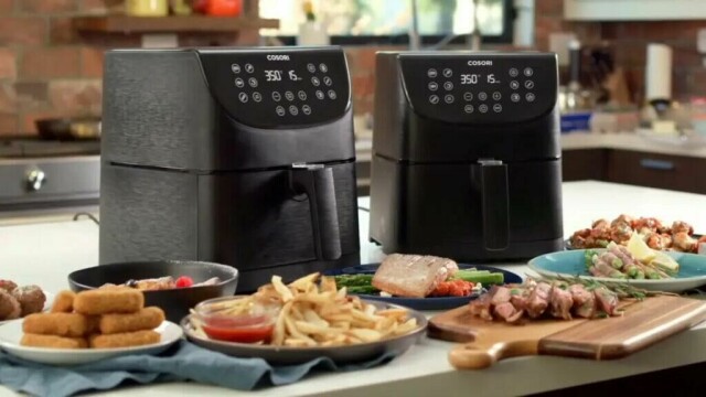 En airfryer kan luftfritere de fleste matretter med lite eller ingen olje. Derfor vil du kunne tilberde mat med opp til 90% mindre fett (Foto: Cosori)