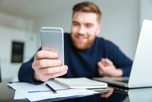 Det er mye å spare på å være mer bevisst på hva man bruker penger på. Vi har samlet 10 enkle sparetips alle kan gjennomføre og som til sammen kan spare deg for flere tusen kroner i måneden. (Foto: Colourbox)