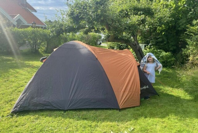 Det finnes mange telt å velge mellom, blant annet campingtelt, helårstelt, pop-up telt, tarp og telt til bil. Vi har skrevet en guide som hjelper deg å finne riktig telt til teltturen. (Foto: Cecilie Aasland / ABC Startsiden)