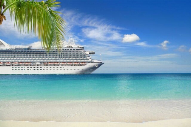 Enten du drømmer om å dra på ditt første cruise, eller har opplevd det flere ganger, er cruise i Karibia en opplevelse for seg selv! Vi har laget en som blant annet svarer på spørsmål som: Hvor er Karibia? Hva er beste cruise i Karibia? Når er det best å reise på cruise i Karibia? samt, Hvilken øy i karibien er best? (Foto: Colourbox)