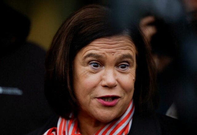 Dublin, 29. november 2024. Sinn Féin-leder Mary Lou McDonald møter pressen etter å ha stemt i den irske valgkampen. Foto: Clodagh Kilcoyne / Reuters. (Foto: REUTERS/Clodagh Kilcoyne)
