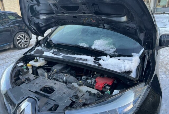 En kald vinter kan fort skape problemer for bileiere, enten du har bensin- diesel- eller elbil. Vi forklarer noe alle elbil-eiere burde kunne om bilen sin, men som få faktisk gjør. (Foto: Marie Henriksen/ABC Guider)