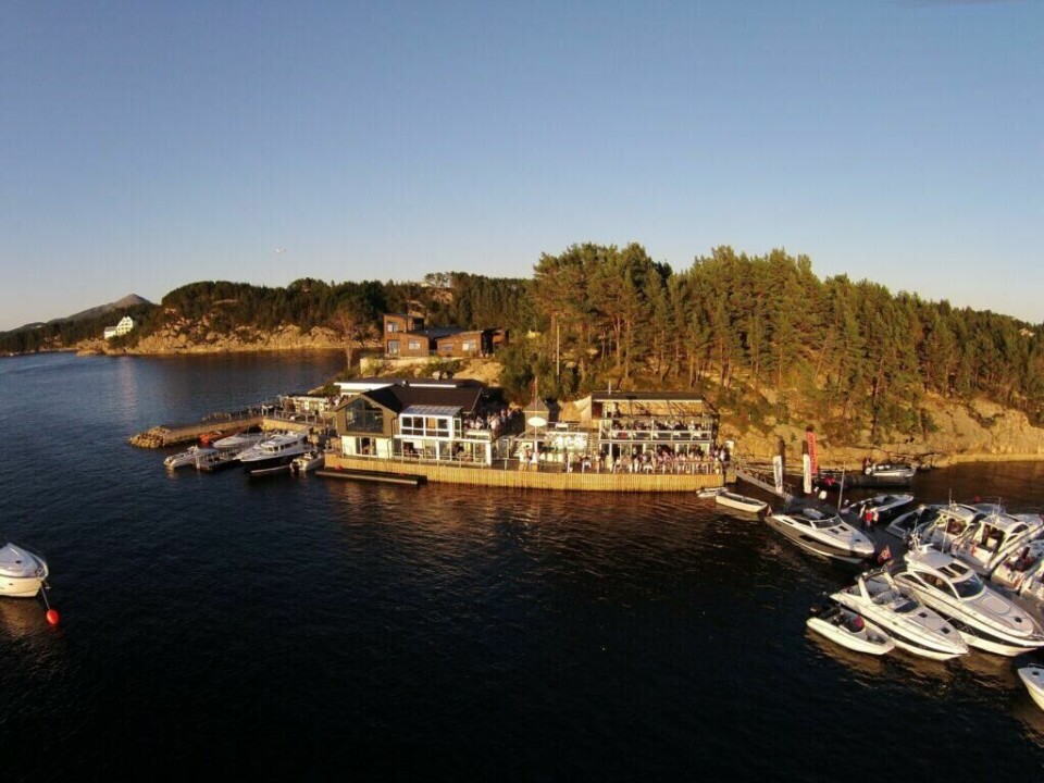 Dronefoto av sjømatrestauranten Cornelius utenfor Bergen. (Foto: Visit Bergen / Cornelius - visitBergen.com)