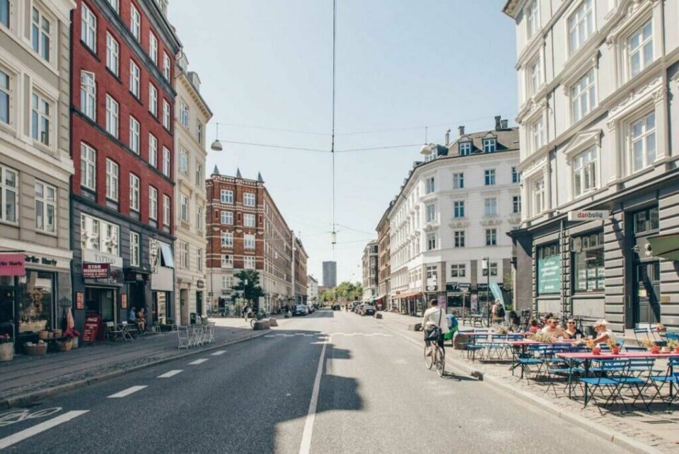 De seneste årene har Vesterbro fått seg en total makeover. Nå er bydelen den hippeste i hele København. (Foto: Visit Copenhagen) koselige gater i Vesterbro i københavn