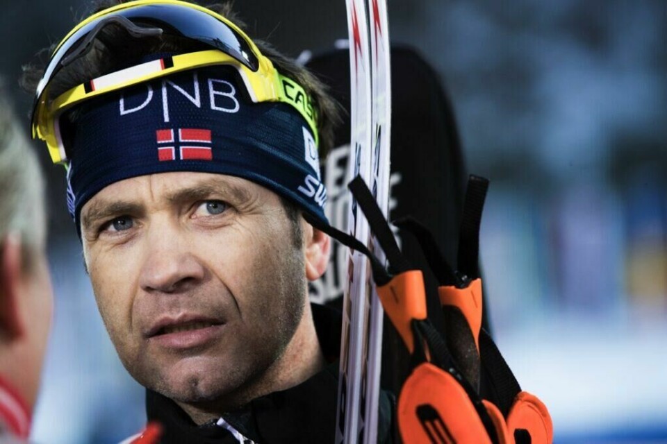 Ole Einar Bjørndalen snakker med pressen etter å ha gått inn til en 42. plass under 20 km menn ved World Cup Skiskyting i Ruhpolding, Tyskland, 10. januar 2018. Foto: Berit Roald / NTB. (Foto: Berit Roald / NTB)