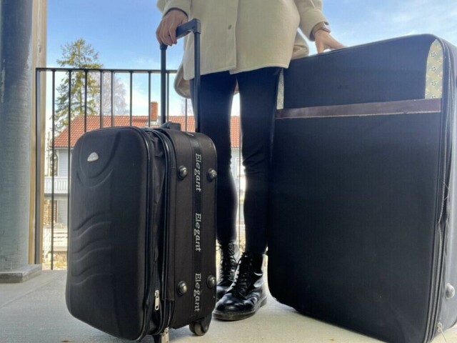 Vi har funnet trillekoffertene, fra merker som Samsonite, Delsey, Eastpak, Osprey, TUMI og Lipault, som er best i test i 2024. Her finner du noe enten du vil ha liten trillekoffert, stor trillekoffert, billig trillekoffert eller trillekoffert til håndbagasje! (Foto: Cecilie Aasland / ABC Startsiden)
