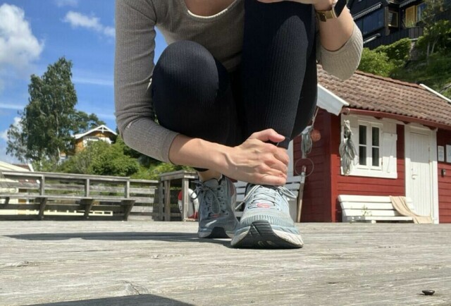 Liker du å løpe vet du nok godt hvordan det fort kan gi vondter og smerter i knær, hofter, akilles eller hæl? Løpeeksperten Andreas Gossner fraLøpetrening.nosvarer på hvorfor løpetreningen gir deg vondter, og hvordan du unngår smerter og samtidig har det morsomt med løpingen din! (Foto: Cecilie Aasland / ABC Startsiden)