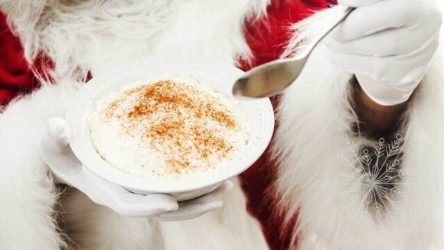 Risengrynsgrøt – en ekte juleklassiker! Servert med kanel og kanskje en hemmelig mandel, denne tradisjonen bringer smaken av jul til bordet (Foto: Canva)