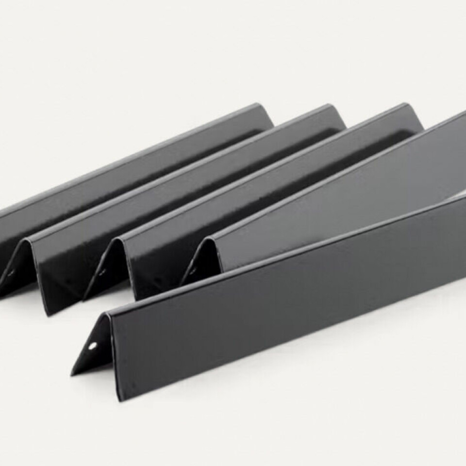 Flavorizer Bars gir perfekt grillsmak, fordeler varmen og beskytter brennerne mot fett. Disse passer til Genesis-serien. Foto: Weber