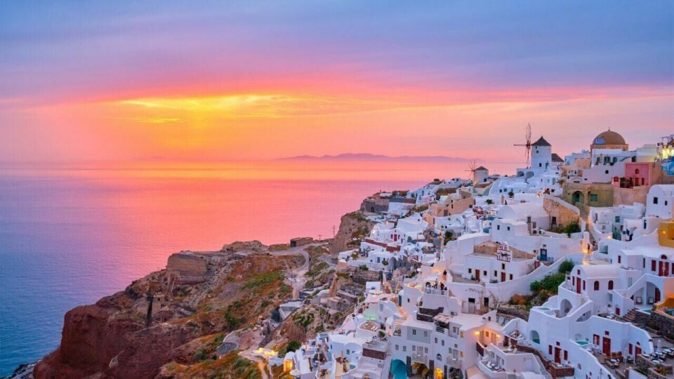 I april begynner temperaturen i Hellas å krype oppover. Sikre deg en billig reise til ferieparadiset. (Foto: Colourbox) I april begynner temperaturen i Hellas å krype oppover. Sikre deg en billig reise til Hellas