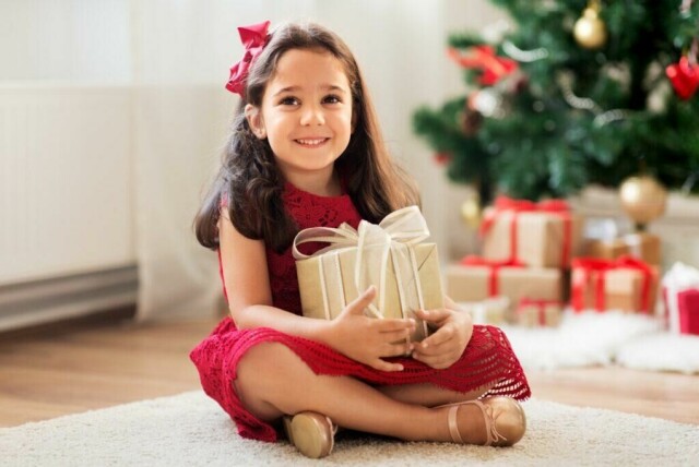 Sliter du med å finne gave til barn? Vi har funnet frem flere julegavetips til jenter i alderen 3-5 år. Her finner du gaver som er både billige og dyrere!