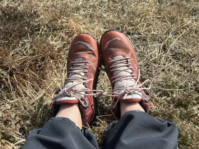 Vi har funnet frem vanntette tursko med GORE-TEX, som alle har blitt kåret til de beste i 2025. Testvinnerne er fra Salomon, La Sportiva, HOKA og Lowa. (Foto: Cecilie Aasland / ABC Startsiden)